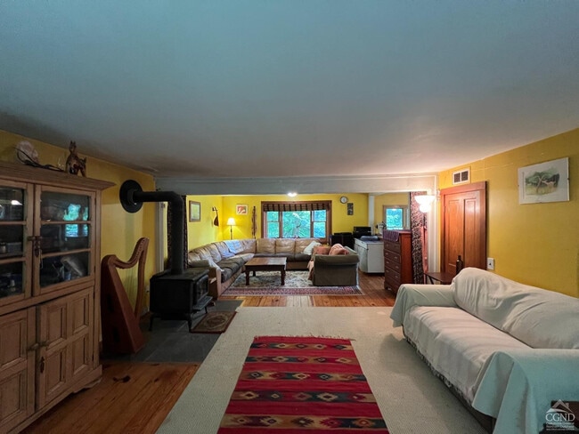 Photo - 765 Harlemville Rd