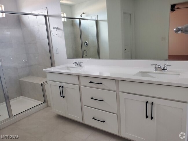 Building Photo - 8050 Texas Hls St Rental