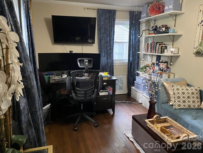 Photo - 544 Manhasset Rd
