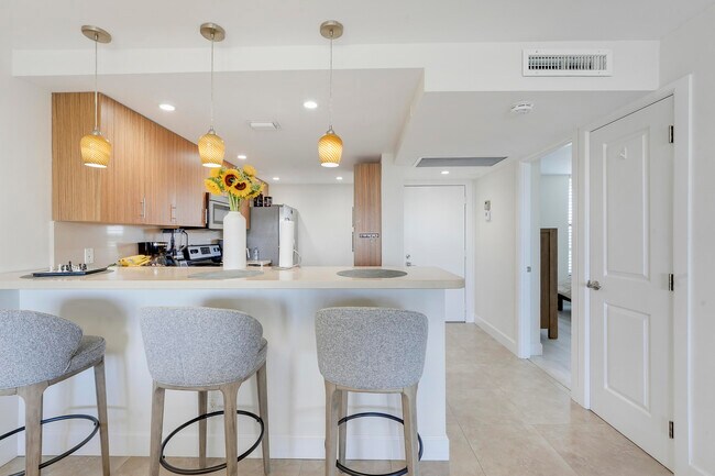 Photo - 14 Royal Palm Way Unit 5030