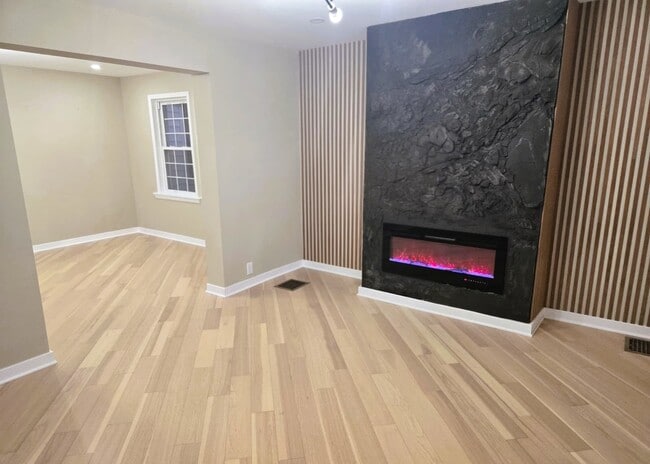 Photo - 362 Marshall Ave