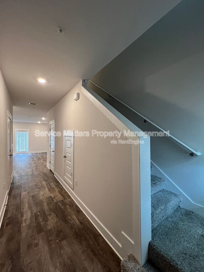Photo - 1615 Iroquois Ct