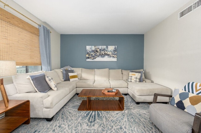 Photo - 15020 N 7th Dr Apartamento Unidad ID1255476P