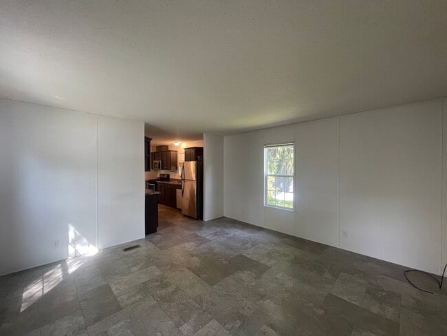 Photo - 98 E Manor St