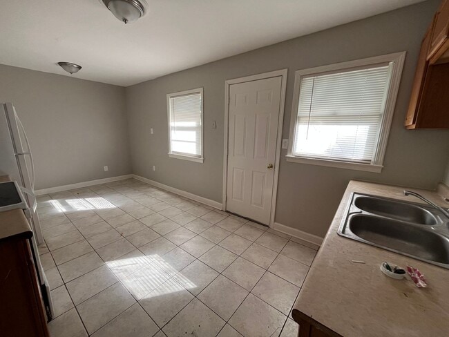 Photo - Lovely 2BR/1ba house