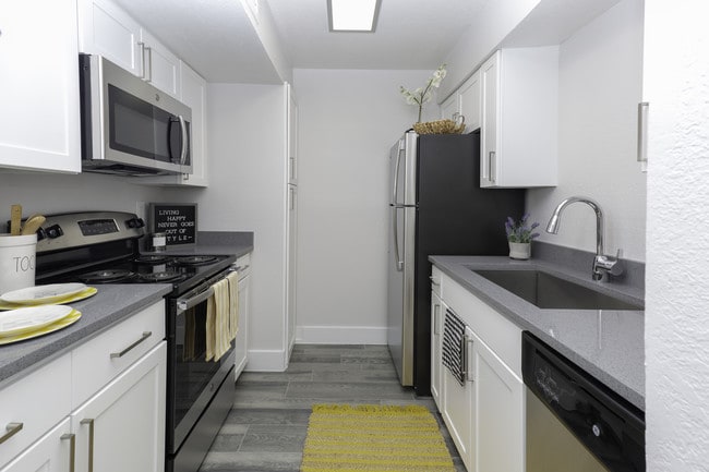 Kitchen - Foothill Place