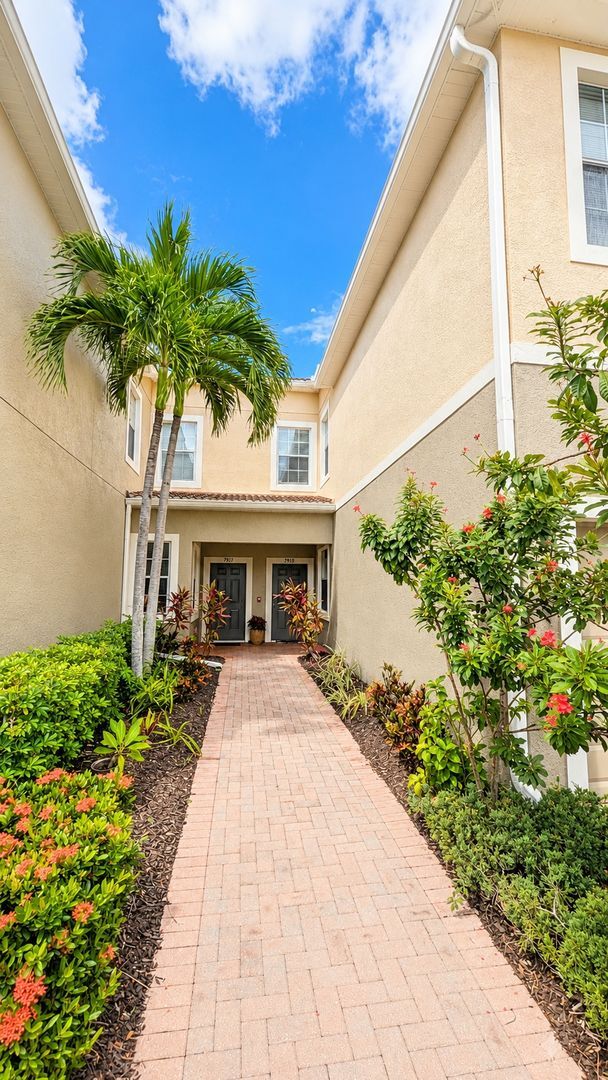 Building Photo - 7915 Moonstone Dr