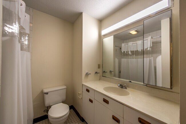 Photo - 144 North Beacon St Unidad B