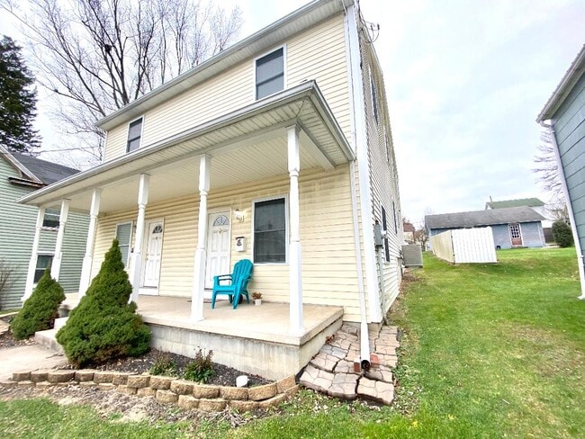 Photo - 954 Ash St
