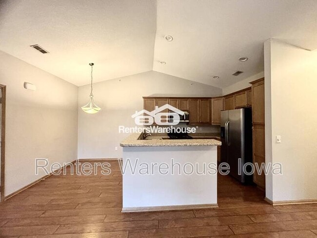 Photo - 2000 Meadow Ct Unit 203