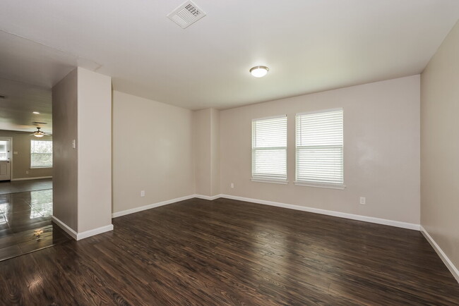 Photo - 8820 Elk Creek Ln