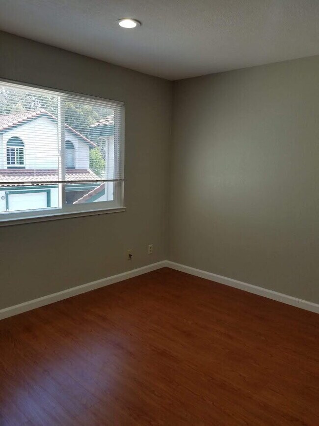 REMODELED 2-storey TOWNHOME between McKee and Jackson in North San Jose area.  The rent is $3950....