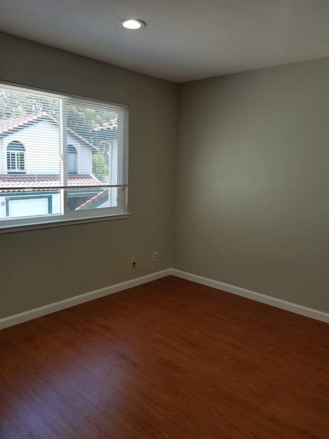 Photo - REMODELED 2-storey TOWNHOME between McKee and Jackson in North San Jose area. The rent is $3950....