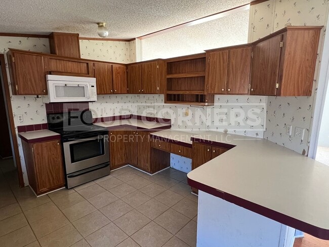 Photo - Lovely 3 Bedroom 2 Bath Home