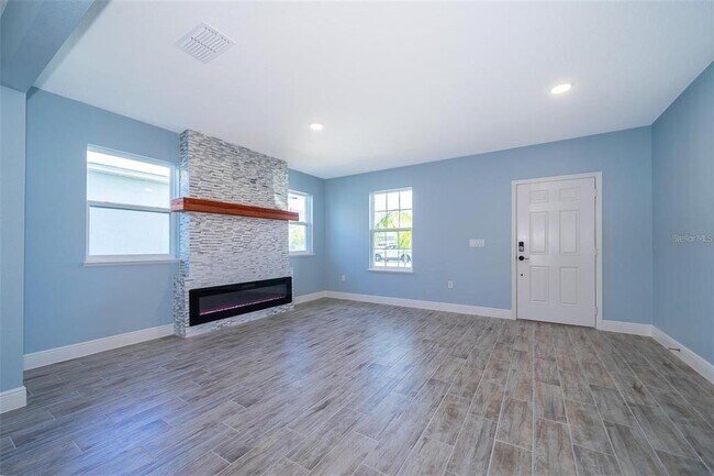 Photo - 626 Taft Dr
