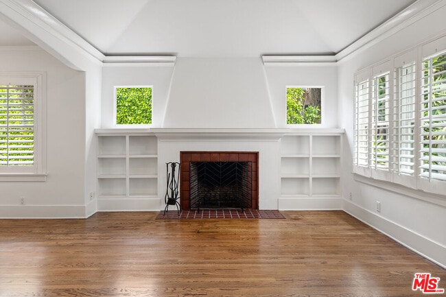 Photo - 521 Westbourne Dr