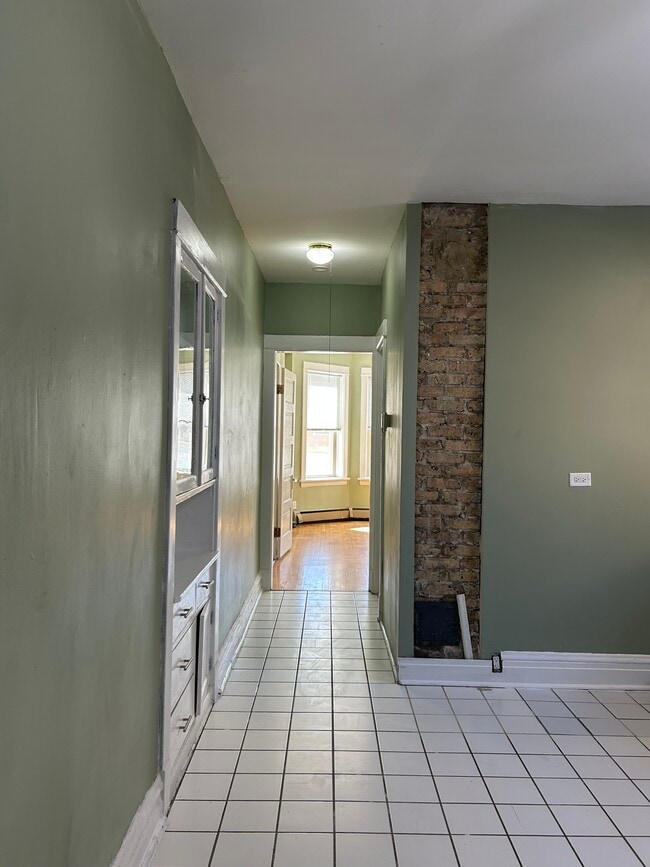 Photo - 2749 N Ashland Ave Unit 2nd floor