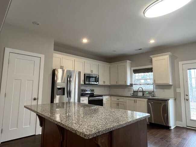 Photo - 122 Fargo Dr