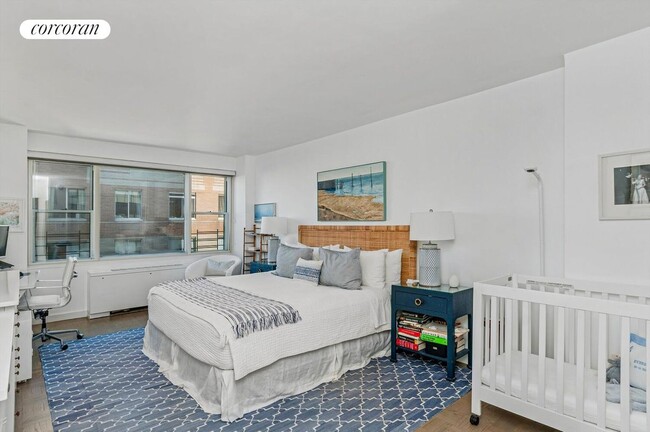 Photo - 340 E 64th St