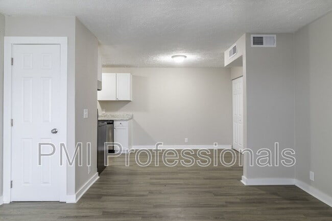 Photo - 124 Kingsridge Dr