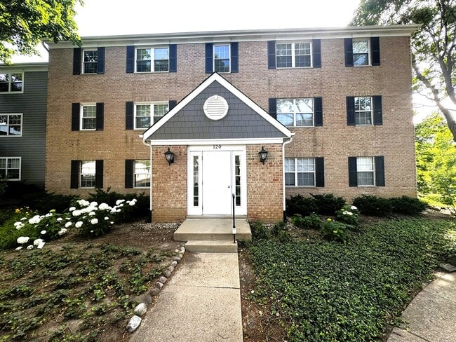 Building Photo - 120 E Winchester Rd Unit c
