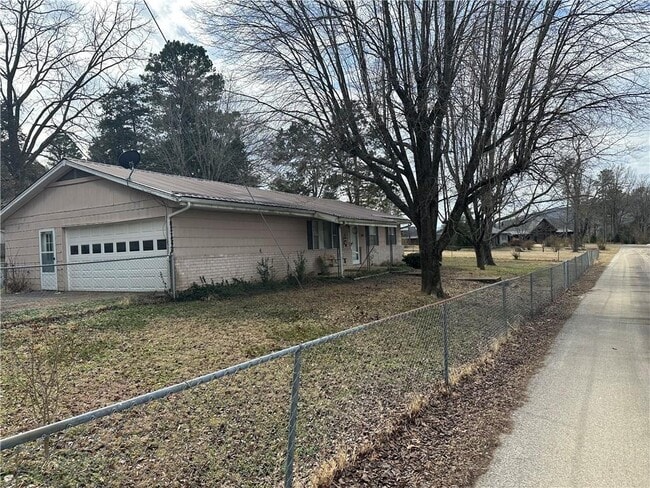 Photo - 101 Buffalo St