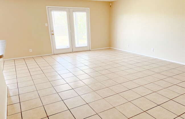 Photo - 4203 Lonesome Dove Dr