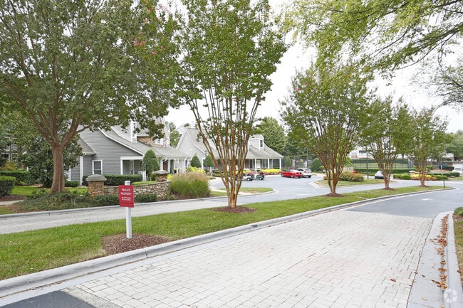 Elan en Mallard Creek - Elan at Mallard Creek Apartment Homes