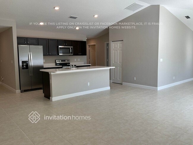 Photo - 555 Gasparilla Ave SE