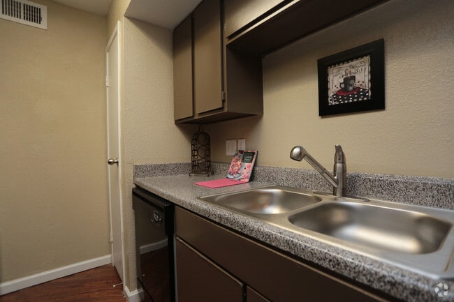 Kitchen - Ranch at Rolling Brook