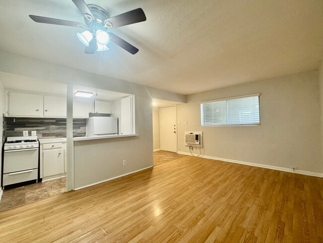 Photo - 2006 Sul Ross St Unit 8