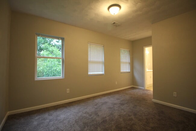 Photo - 1300 W 26th St