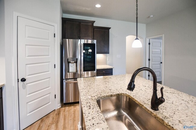 163 Kingswood Dr