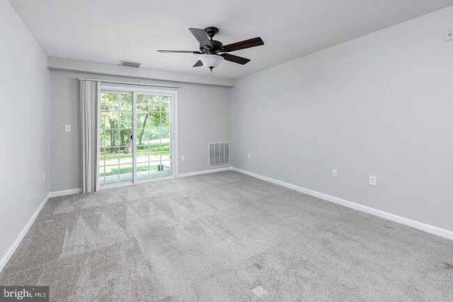 Building Photo - 1122 Tristram Cir