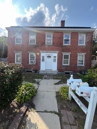 Building Photo - 815-819-819 River St Unit 815