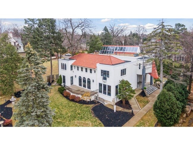 Photo - 4637 E Lake Harriet Pkwy