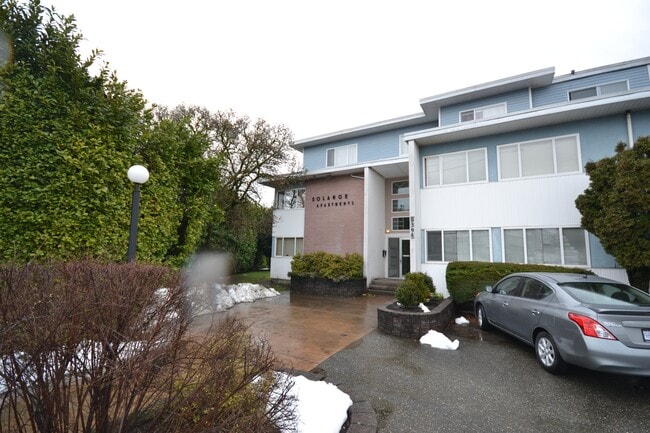 Building Photo - 9398-9398 Williams St