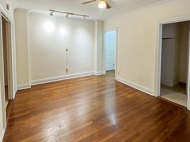 Photo - 531 W Briar Pl Apartments Unit 2G