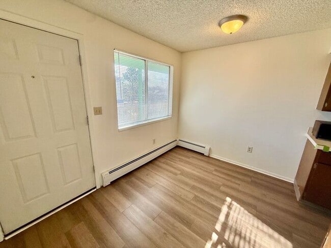 Building Photo - Move in specials - Pick One - 1st month free or $100 off monthly rent. Flexible lease terms are a...