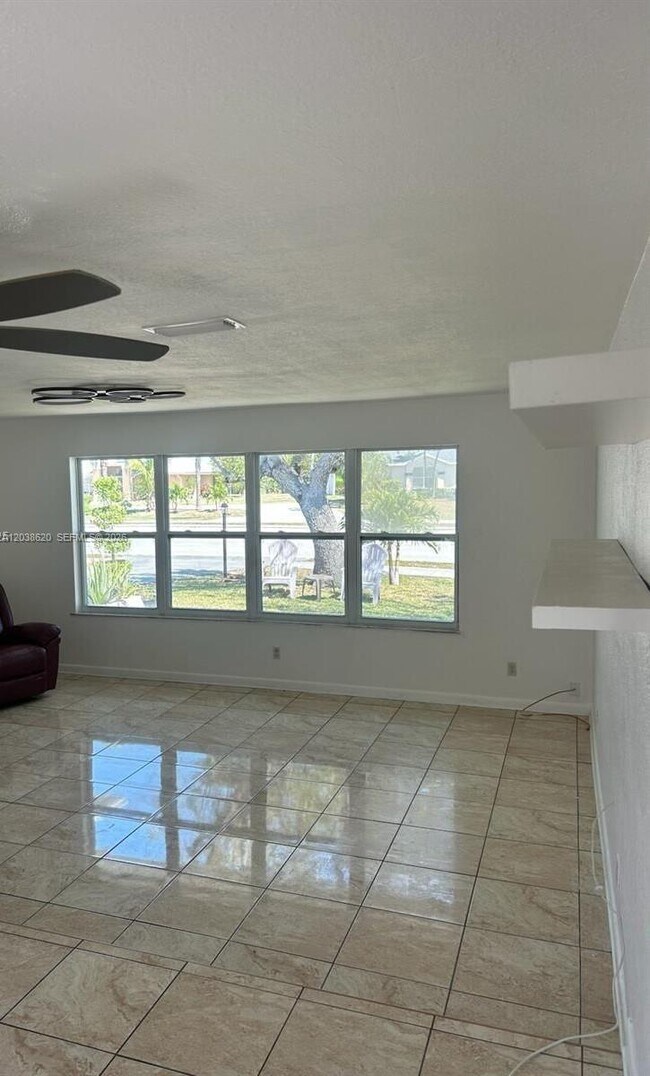 4020 Country Club Blvd