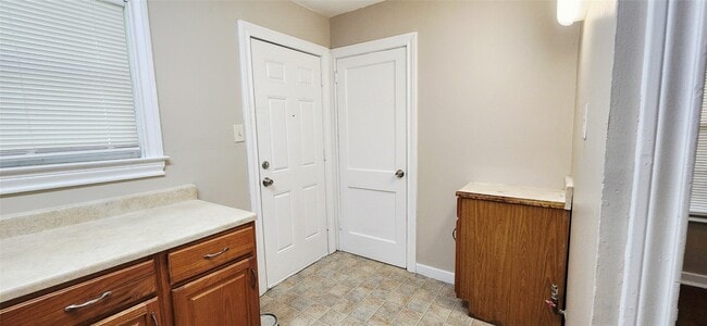Photo - 222 Winding Way St