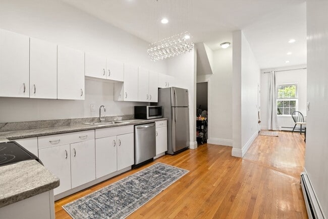 Photo - 249 Roxbury St Unit 1