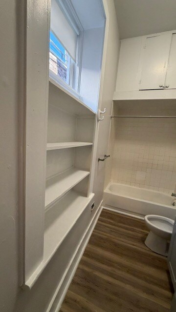 335 King St