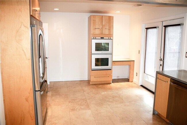 Photo - 270 Peachtree Way NE