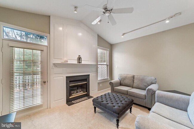104 Victoria Ct