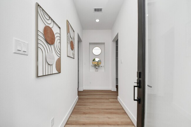 Photo - 7729 Avenue J