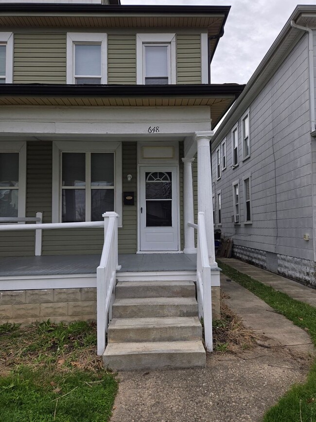 Building Photo - NCH - 646-648 Carpenter St. Unit NCH - 648 Carpenter St.