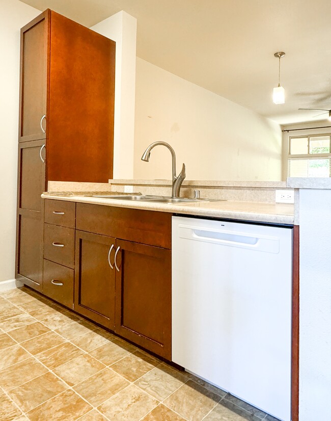 Photo - 139 Hoowaiwai Loop