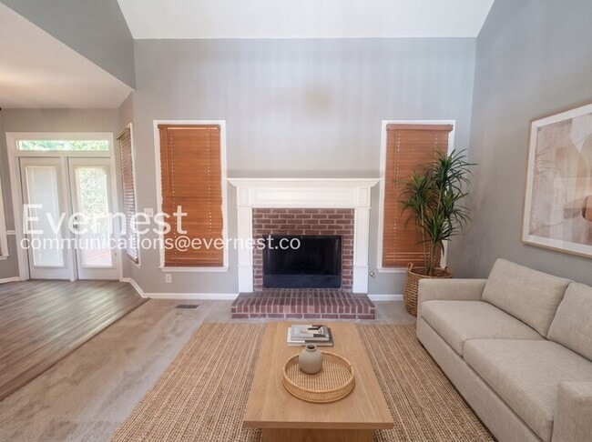 Photo - Limited Time Special Offer / 4 Bed, 4 Bath Home with Garage / Pet-Friendly / Vouchers Accepted / ...