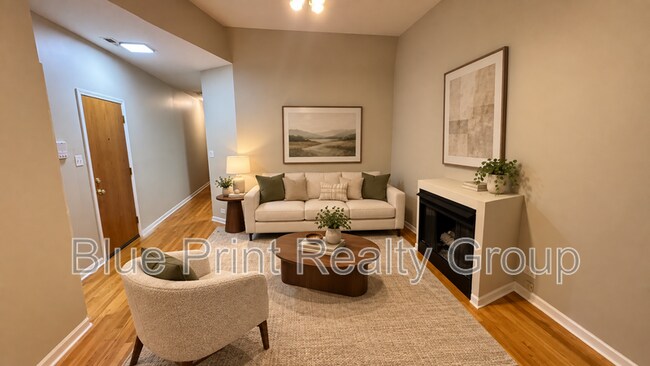 Photo - 4712 S St Lawrence Ave Unit 3w